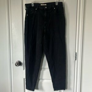 Levi’s high waisted mom jean black